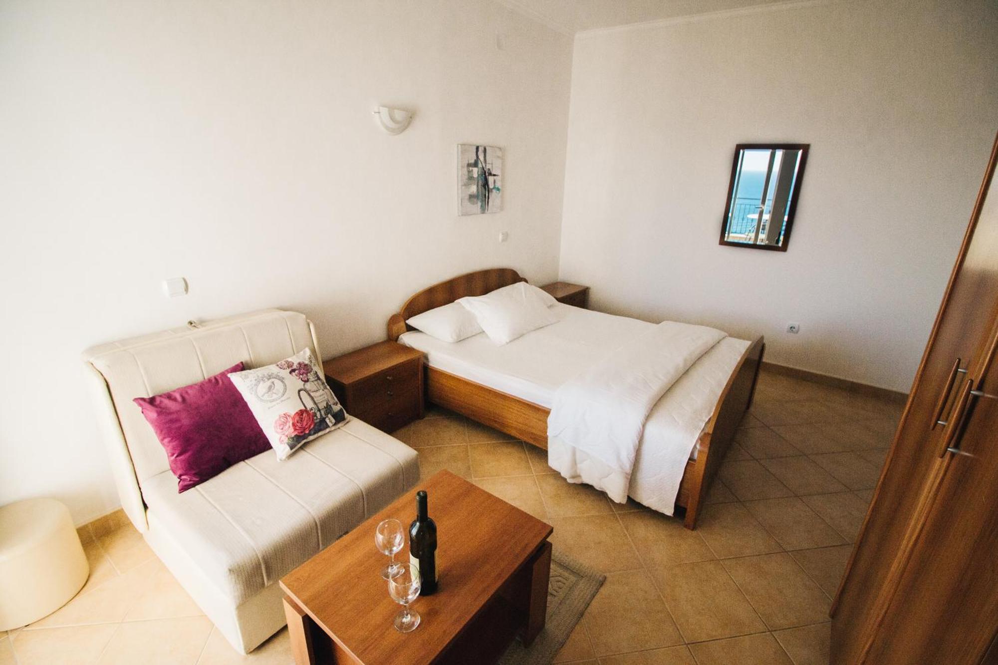 Apartments Hollaj Ulcinj Buitenkant foto